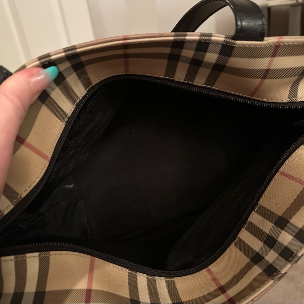 Vintage Burberry shoulder bag with zip closure - Picture 4 of 16